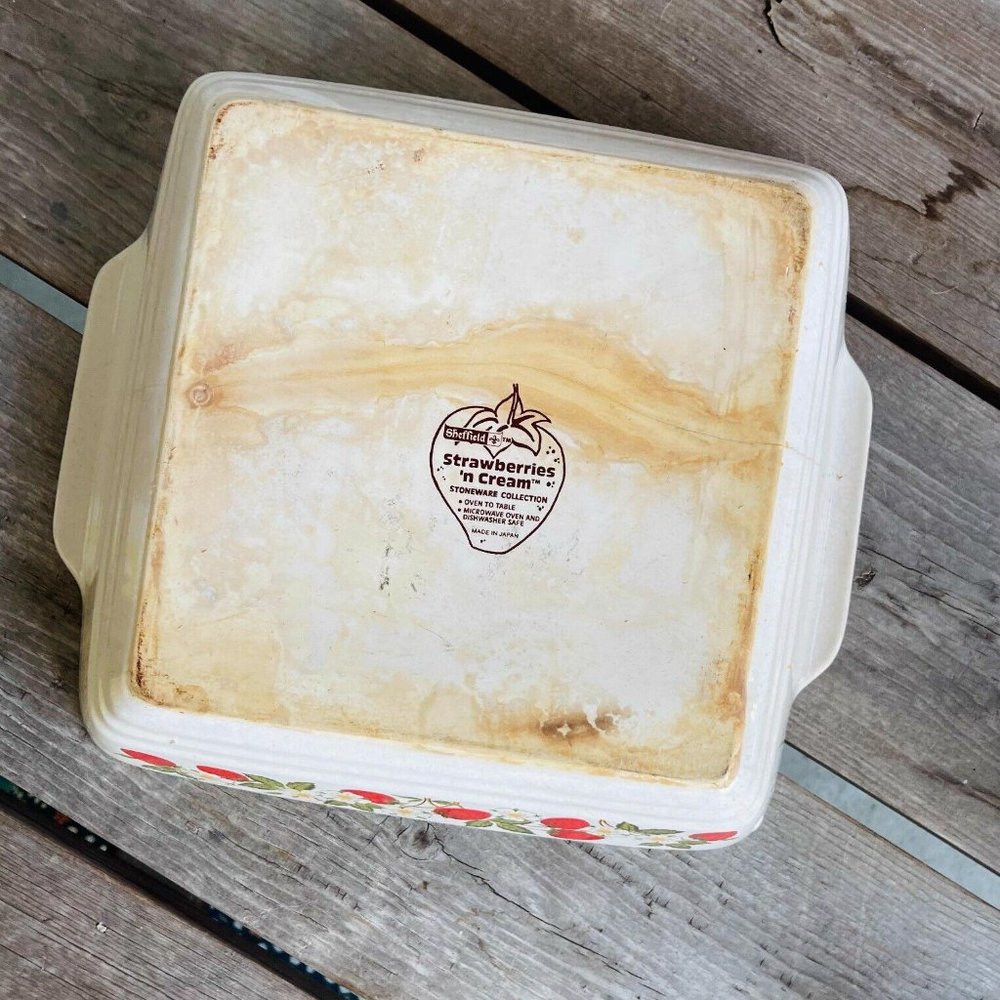 Vintage Sheffield Strawberries n Cream Stoneware Baking Dish 70s DAMAGED - Picture 3 of 6